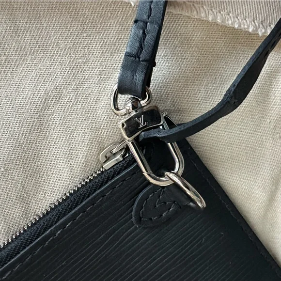 LV Epi Neverfull Pouchette - Picture 10 of 13